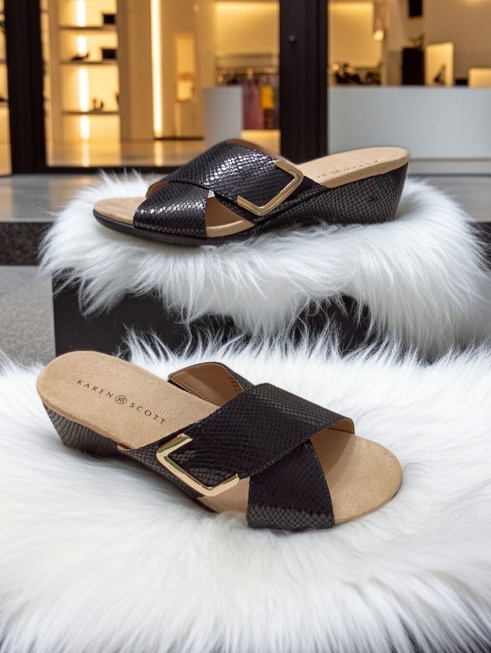 New Karen Scott Elzza Black Snake Print Textured Gold Buckle Slide Sandals 9.5M